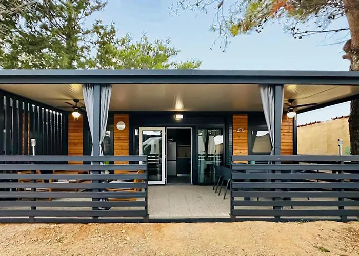 Holiday home Awesome In